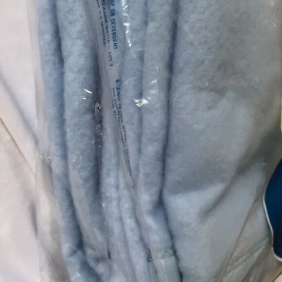 Plaza 72x90 In. Blanket Twin Or Full Size 100% Polyester Blue Treated To Reduce - Picture 7 of 12